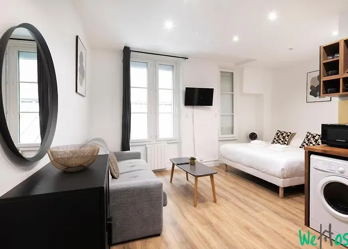 Nid Douillet Aux Portes Du Marais *
